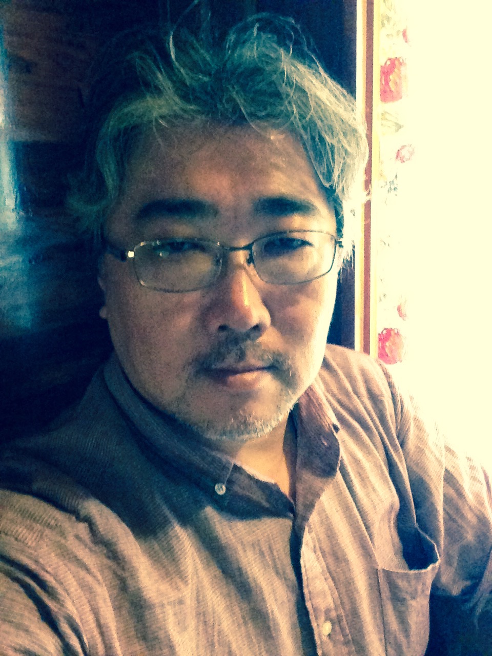 MANZEMIの講師紹介に掲載された漫画原作者七月鏡一の写真